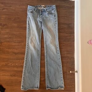 PAIGE low-rise light wash jean